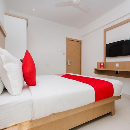 Oyo 13089 Hotel Gold Crest نافي مومباي المظهر الخارجي الصورة