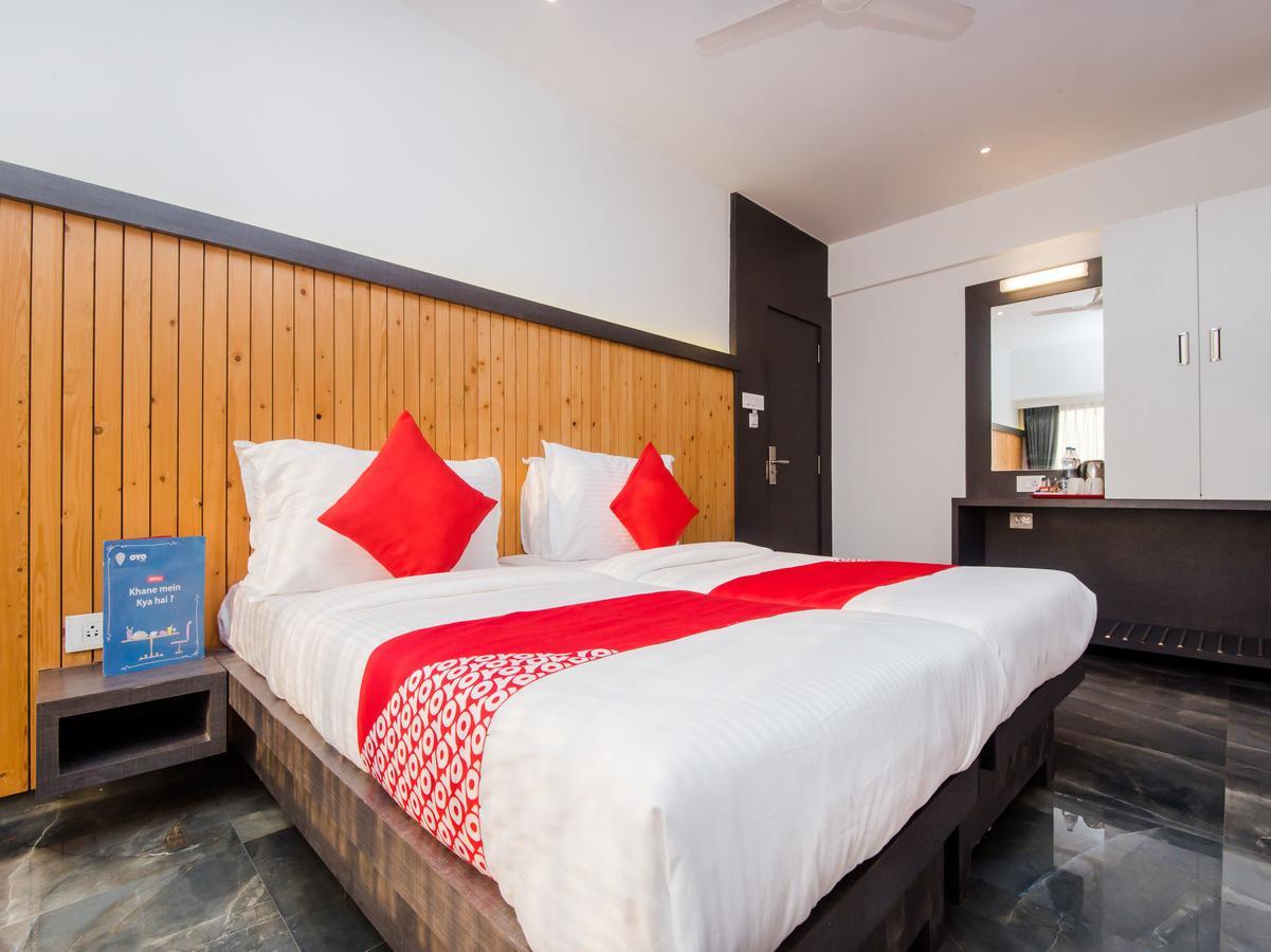 Oyo 13089 Hotel Gold Crest نافي مومباي المظهر الخارجي الصورة
